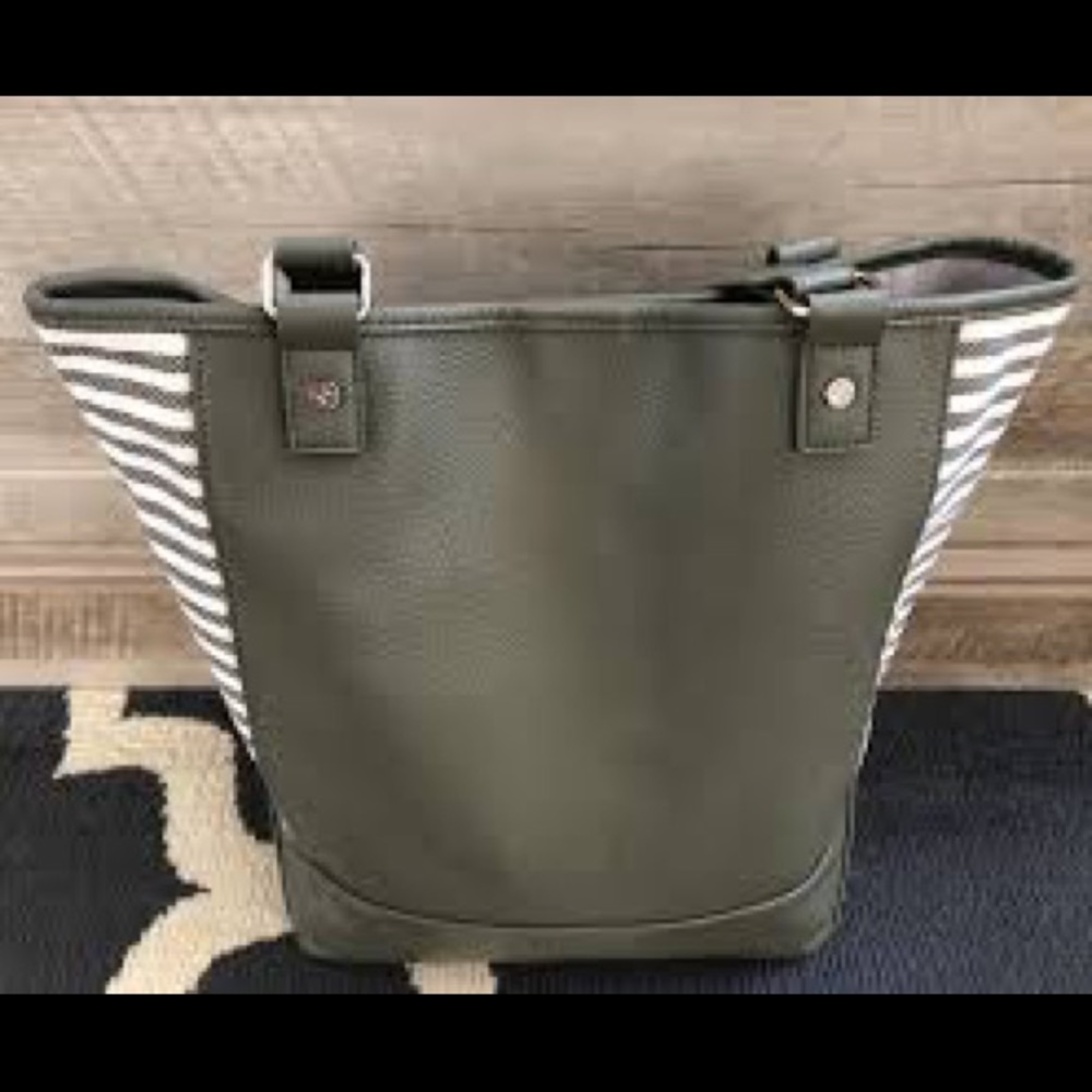 Colorblock tote - olive color!
